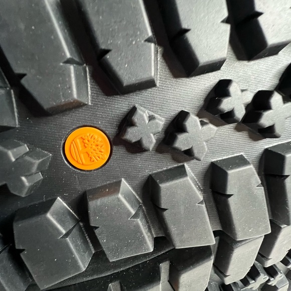 Timberland Women's Ray City Dark Brown Nubuck Leather Waterproof Boots. - Picture 8 of 9